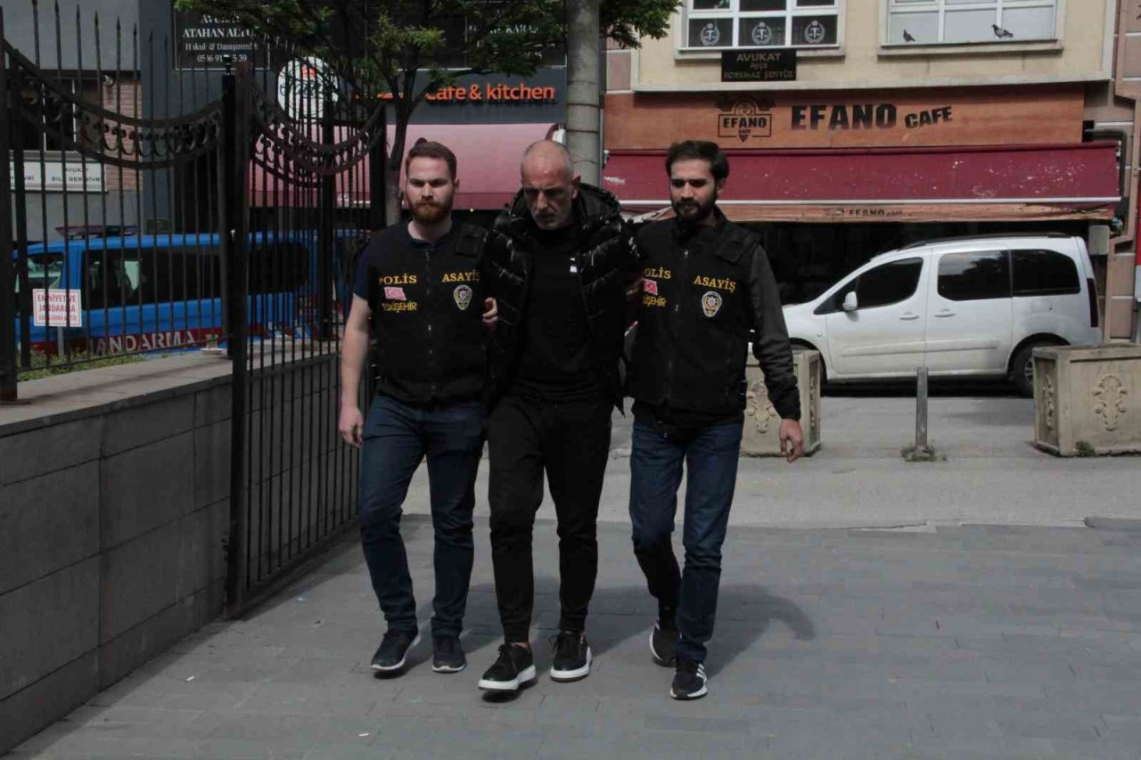 Tartıştığı adamı başına vurarak öldüren şüpheli adliyeye sevk edildi