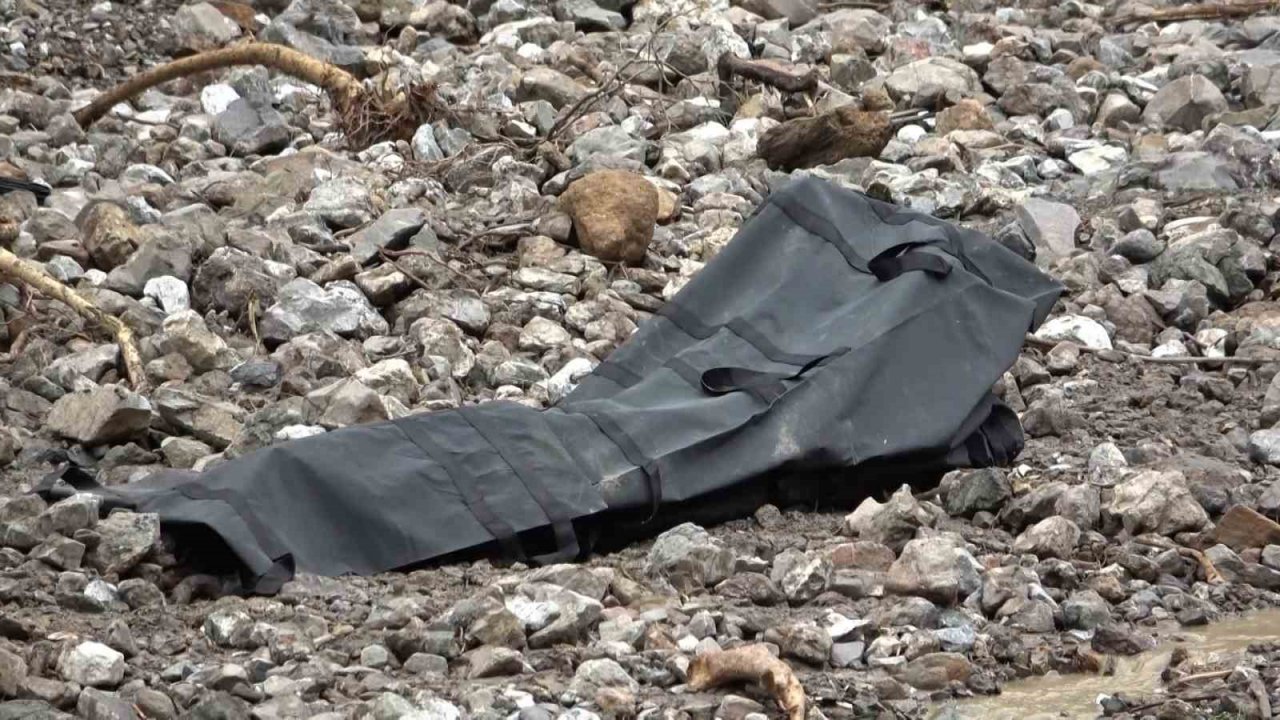 Amasya’da selde kaybolan iki kişiden birinin cesedi bulundu