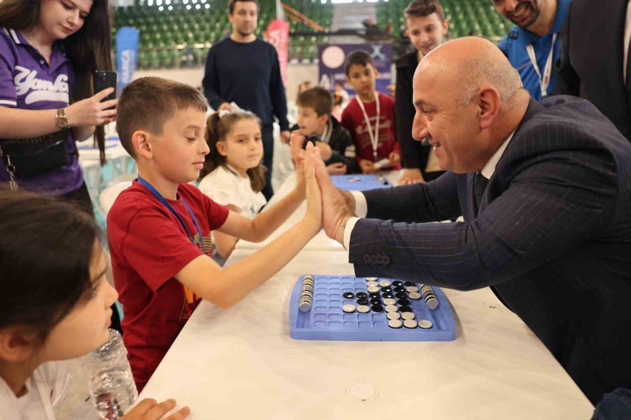 Darıca’da 4. Akıl ve Zeka Oyunları Turnuvası başladı