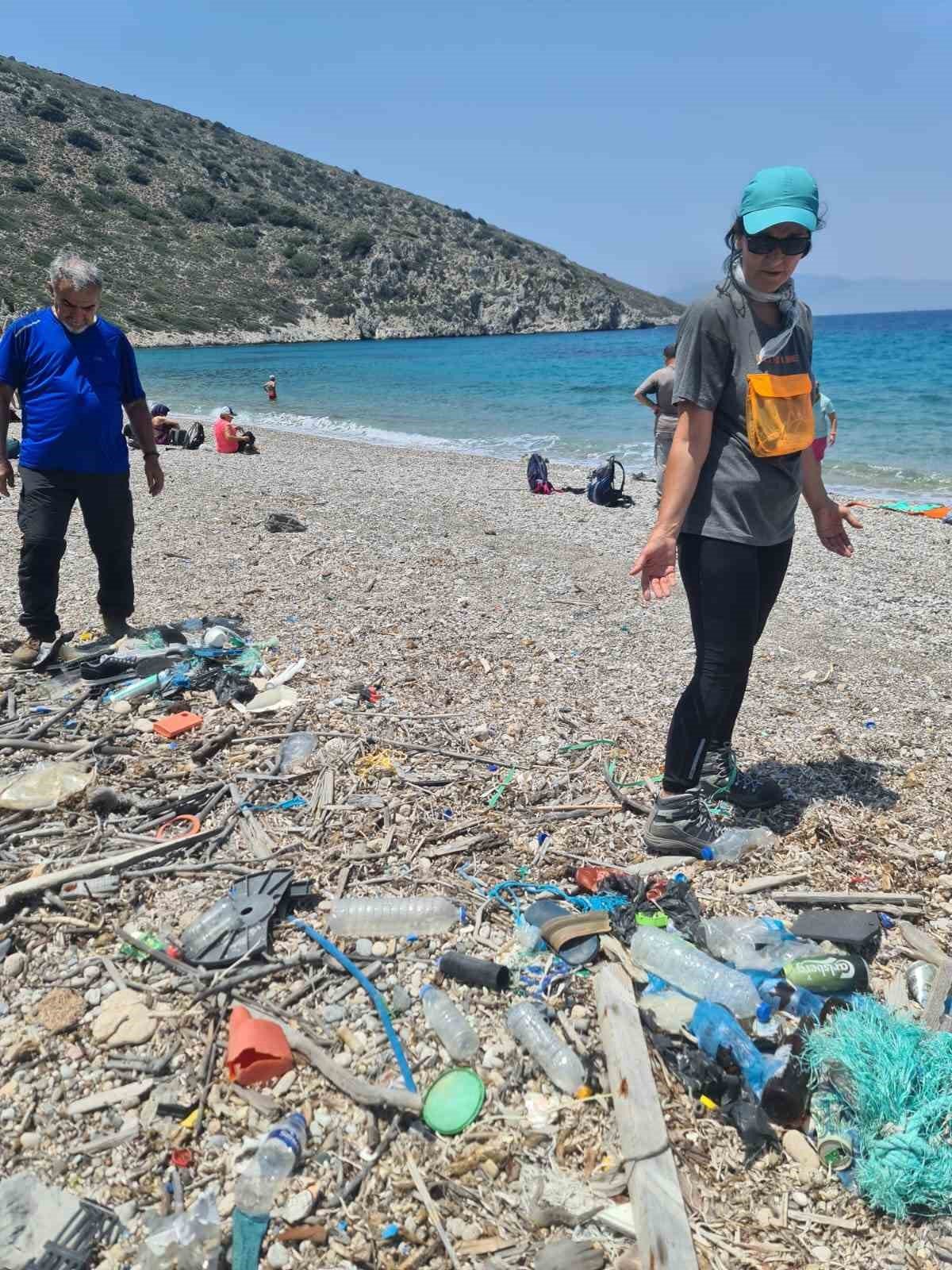 Datça’da Barkas Koyu temizlendi