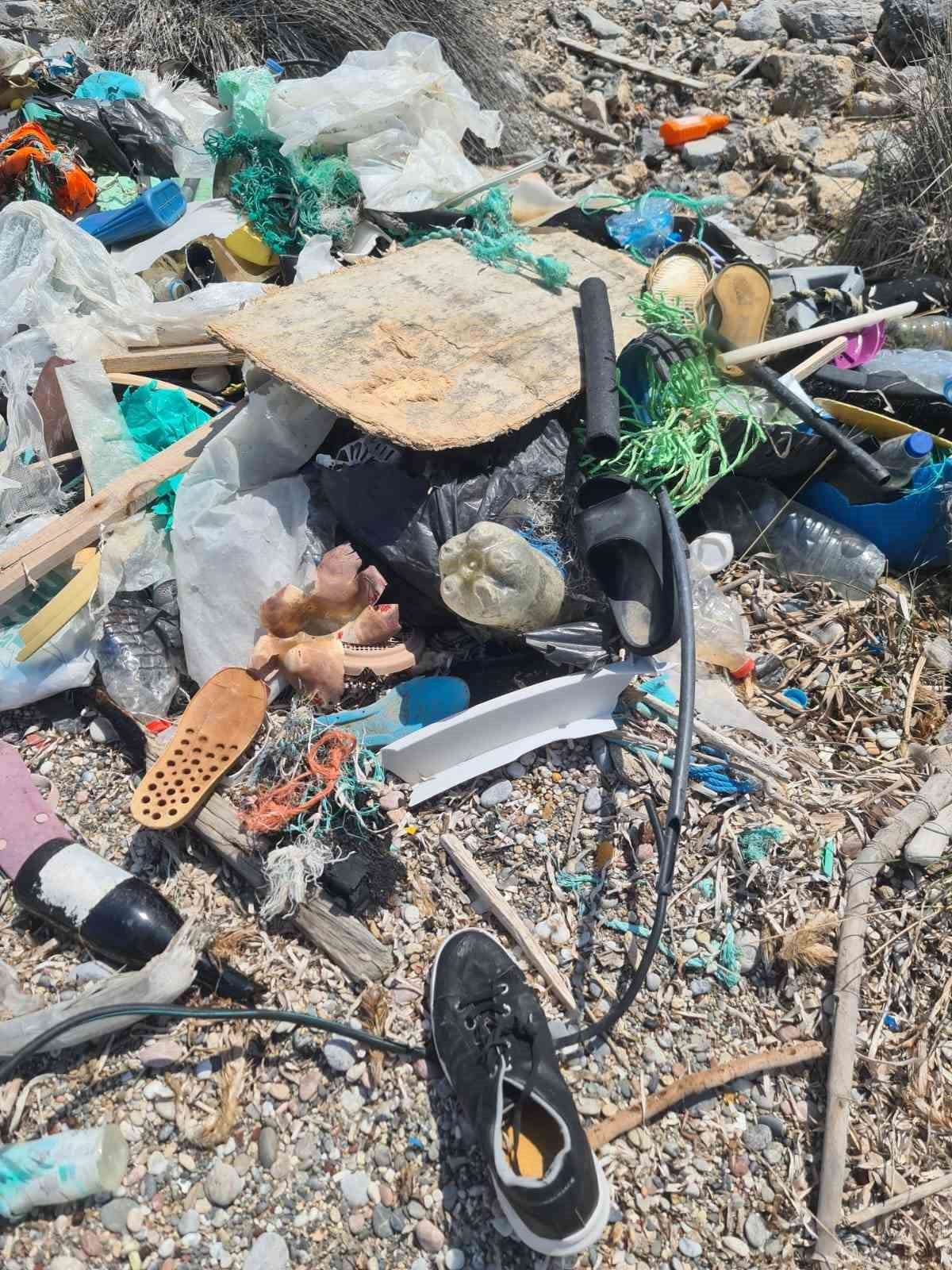 Datça’da Barkas Koyu temizlendi