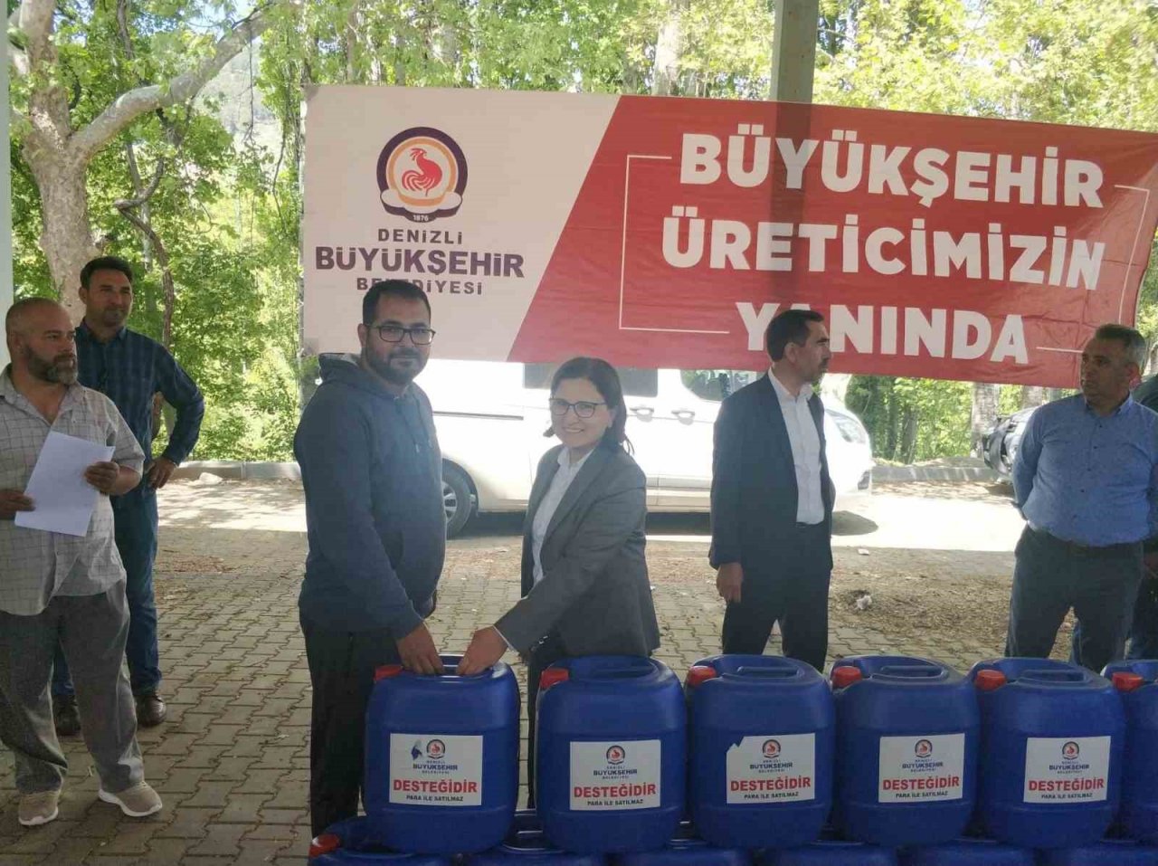 Denizlili alabalık yetiştiricilerine dezenfektan dağıtımı yapıldı