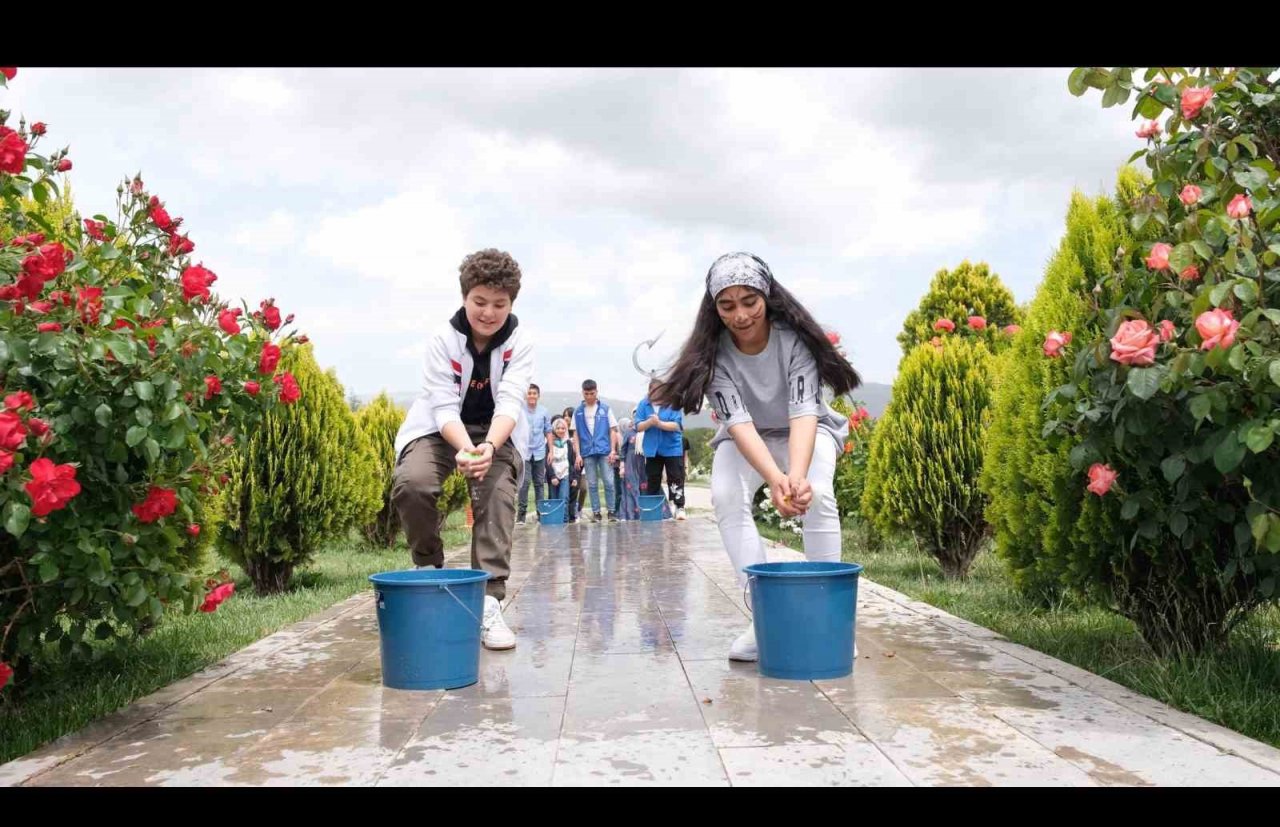 Diyanet Gençlik Merkezi’nin coşkulu yılsonu etkinliği