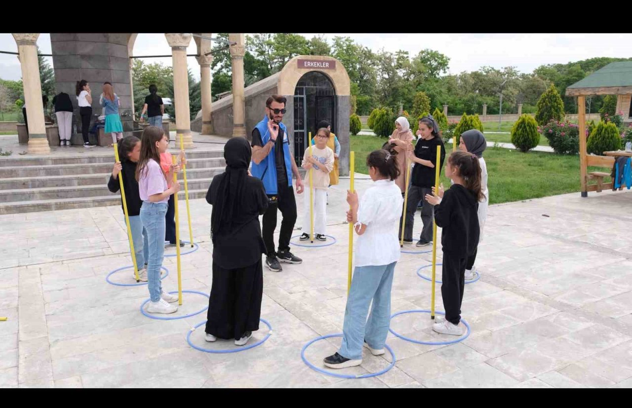 Diyanet Gençlik Merkezi’nin coşkulu yılsonu etkinliği