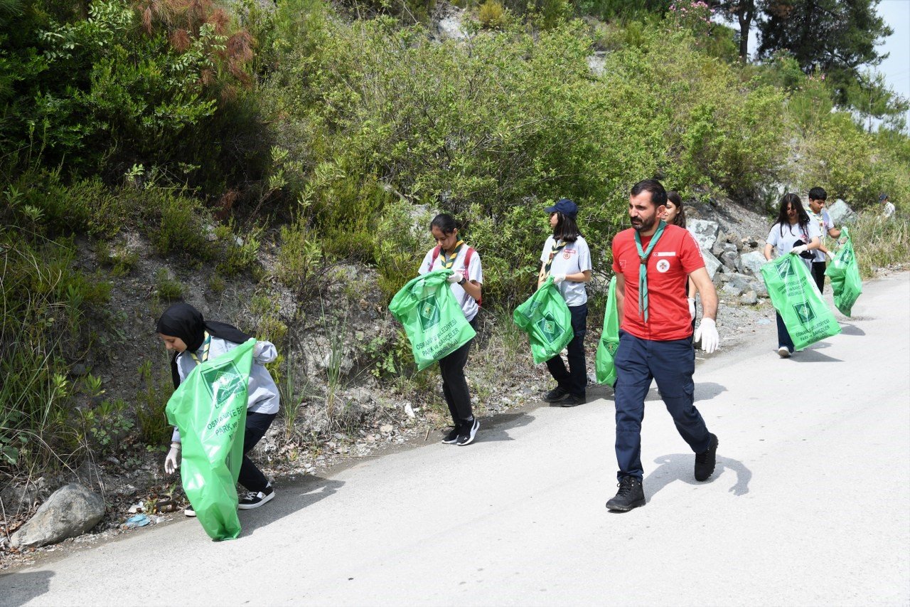 Dünya çevre gününde 1 ton cam ve plastik atık geri dönüşüme kazandırıldı