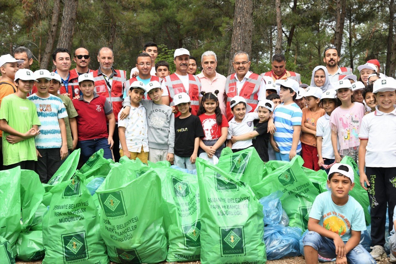 Dünya çevre gününde 1 ton cam ve plastik atık geri dönüşüme kazandırıldı