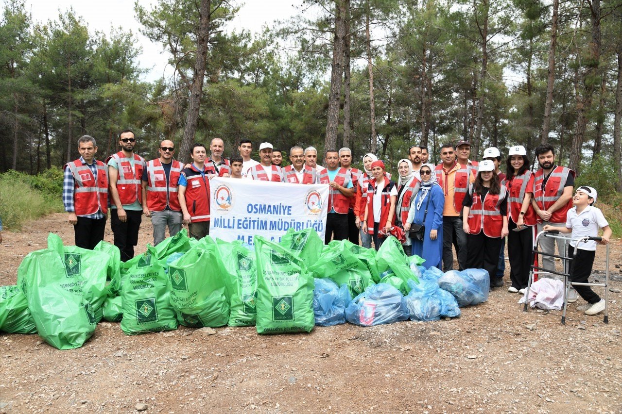 Dünya çevre gününde 1 ton cam ve plastik atık geri dönüşüme kazandırıldı