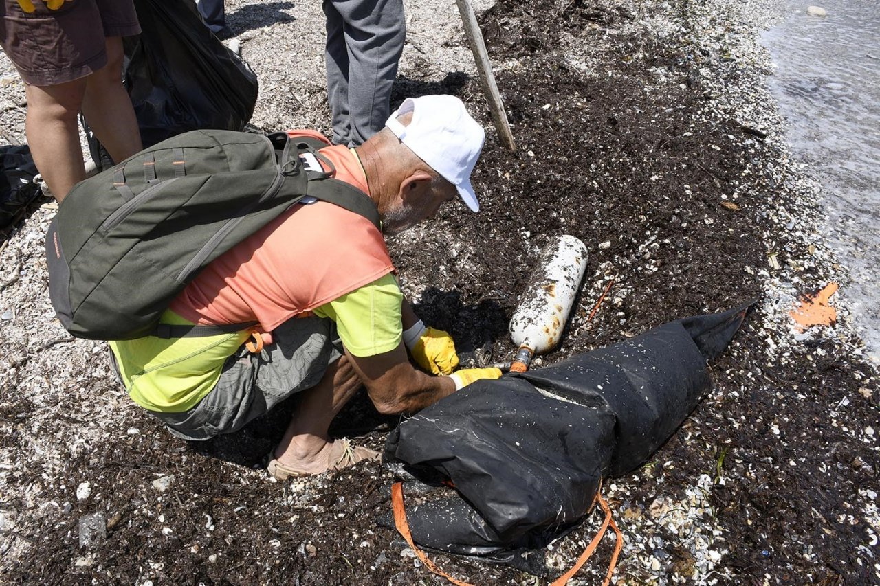 Dünya Çevre Günü’nde Dilek Yarımadası Milli Parkı’nda kıyı temizliği yapıldı