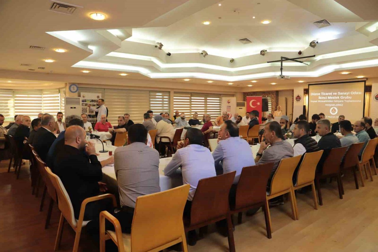 Müteahhitlik firması üyeleriyle istişare toplantısı yapıldı