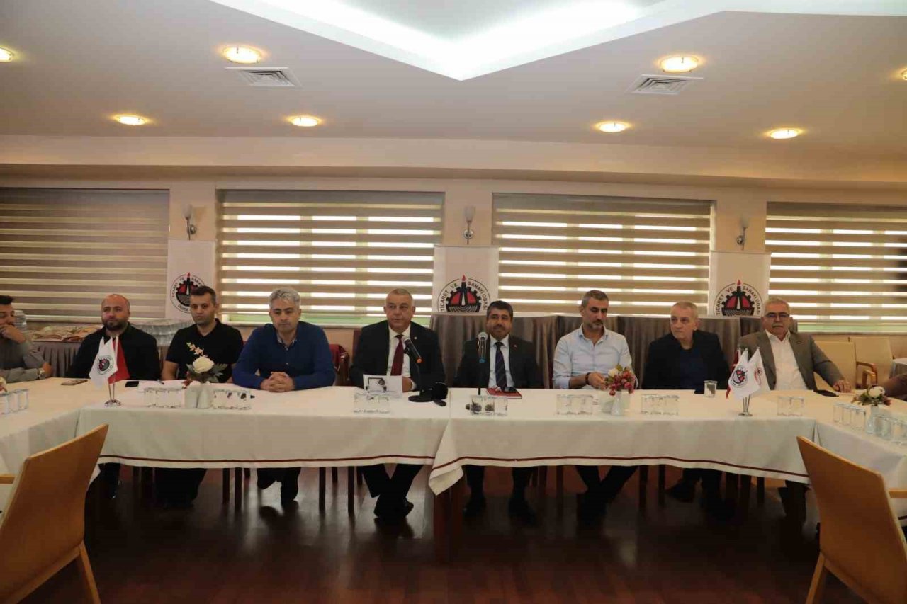 Müteahhitlik firması üyeleriyle istişare toplantısı yapıldı