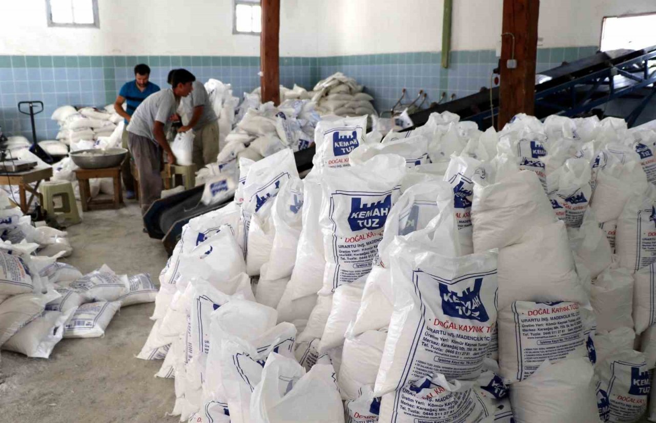 Evliya Çelebi’nin övgüyle bahsettiği alanda 3 bin yıldır su ekip tuz üretiyorlar