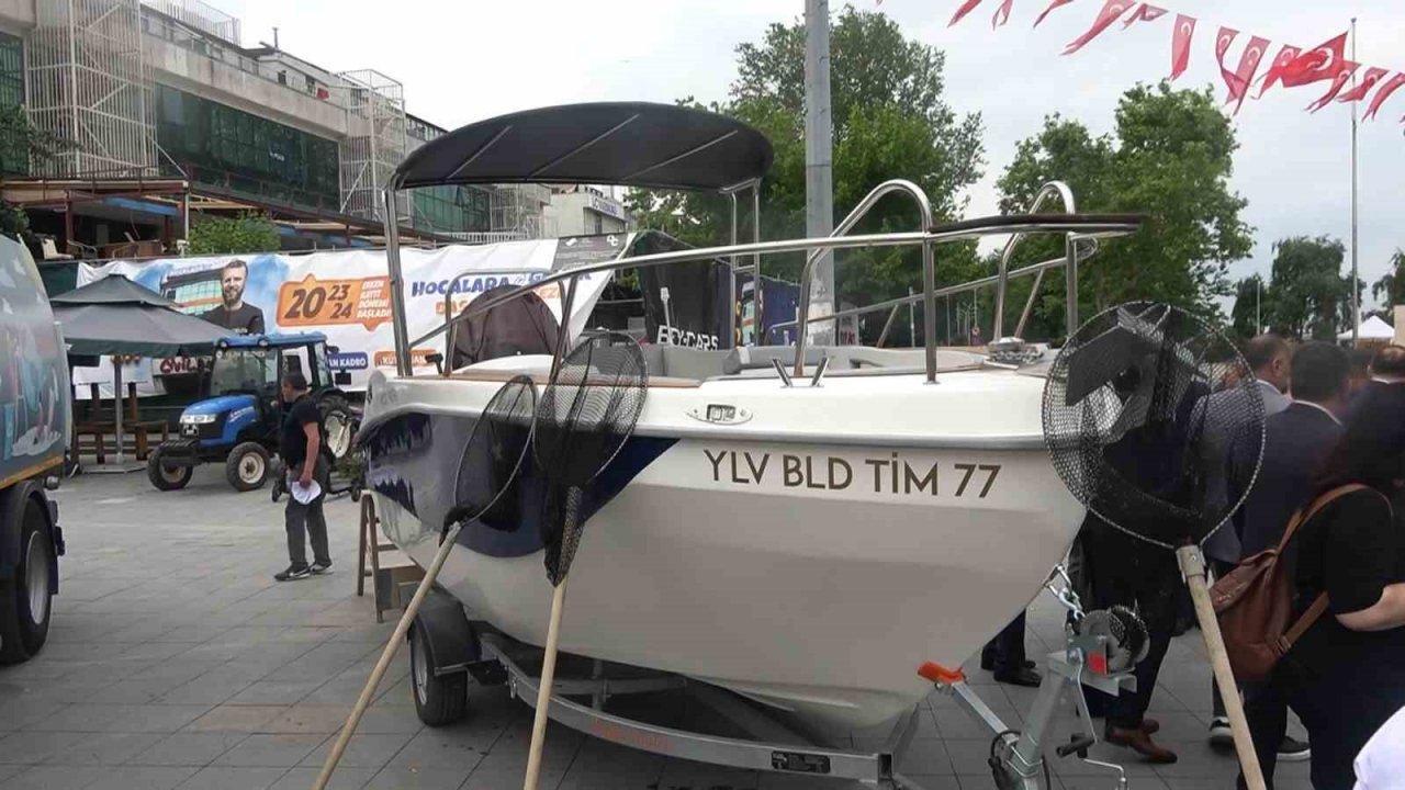 Yalova’da öğrencilerden “Geri Dönüşüm Muhteşem Olacak Defilesi”