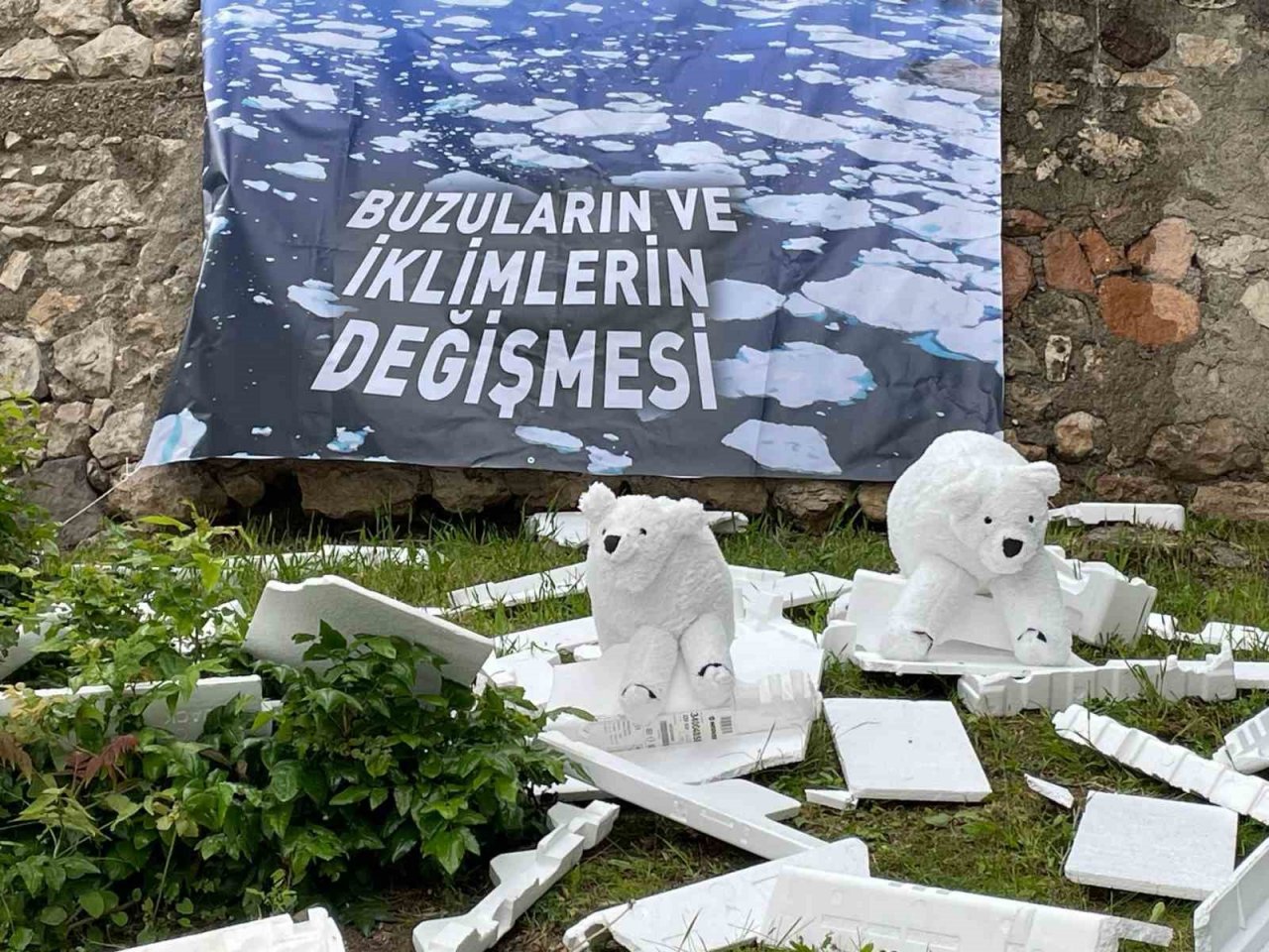 ‘Gürleyik Avatarı’ yine ilginç bir protesto ile vatandaşlara seslendi