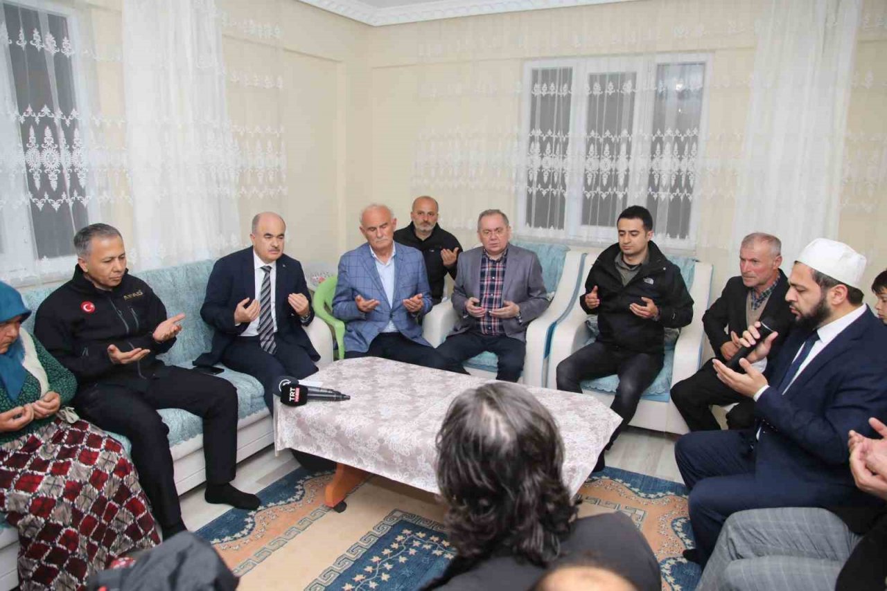Bakan Yerlikaya’dan Samsun’da selde hayatını kaybeden vatandaşın ailesine taziye ziyareti