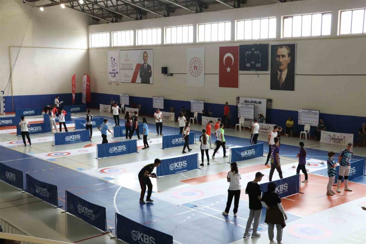 Floor Curling Gençler Türkiye Şampiyonası Karaman’da başladı