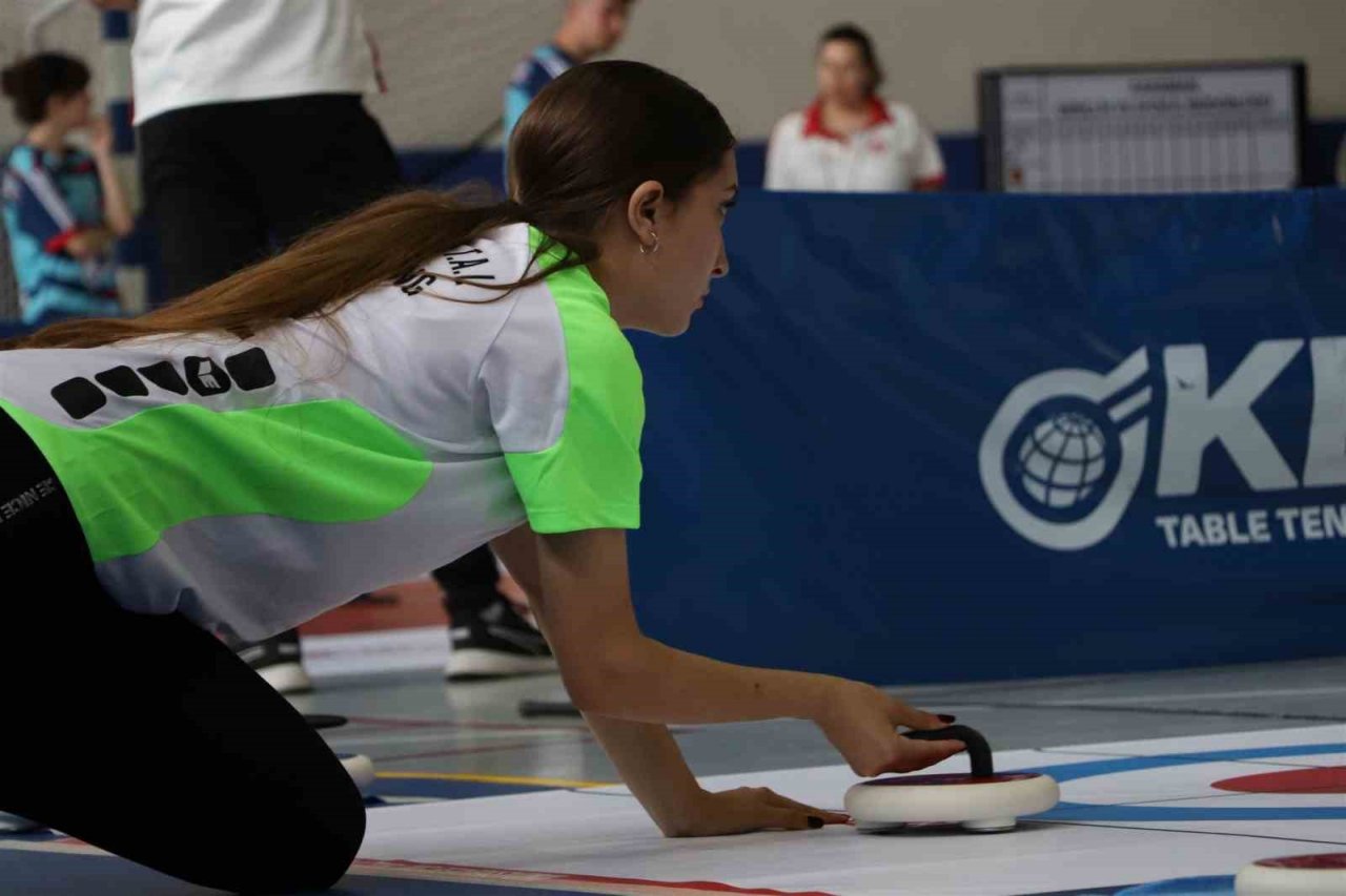 Floor Curling Gençler Türkiye Şampiyonası Karaman’da başladı