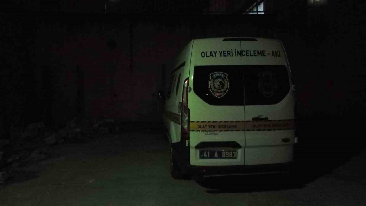 Kocaeli’de akrabalar arasında kan aktı: 3,5 aylık hamile kadın öldü