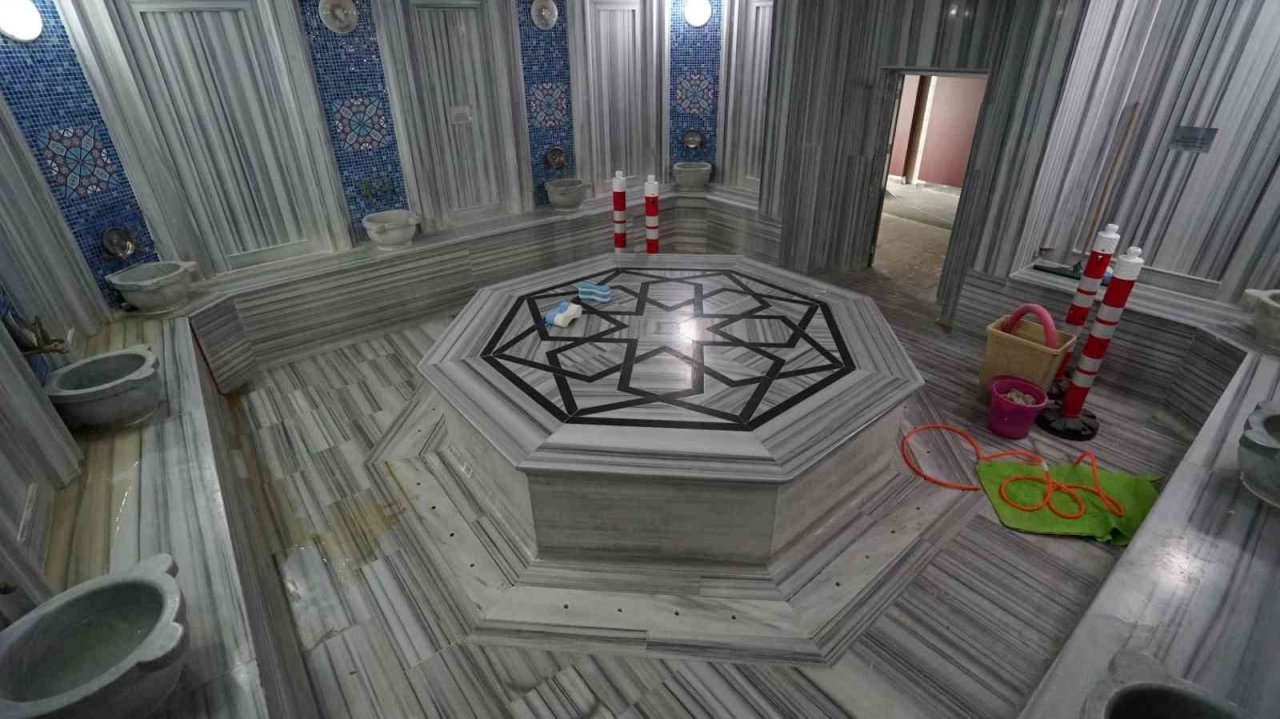 Meram Belediyesi Berlika Parkı içerisindeki spor tesisini baştan sona yeniliyor