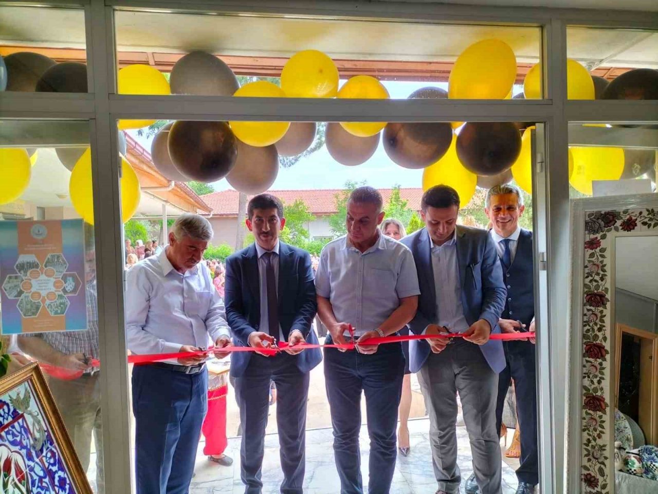 Köyceğiz’de Hayat Boyu Öğrenme Haftası sergi açılışı ile başladı