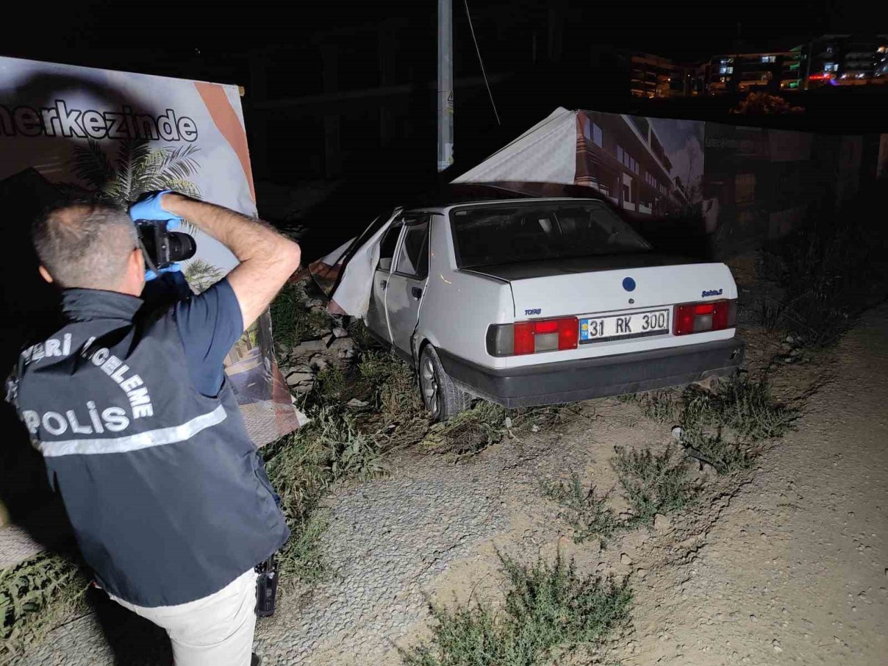 Gaz sızdıran çalıntı otomobil, terk edilmiş halde bulundu