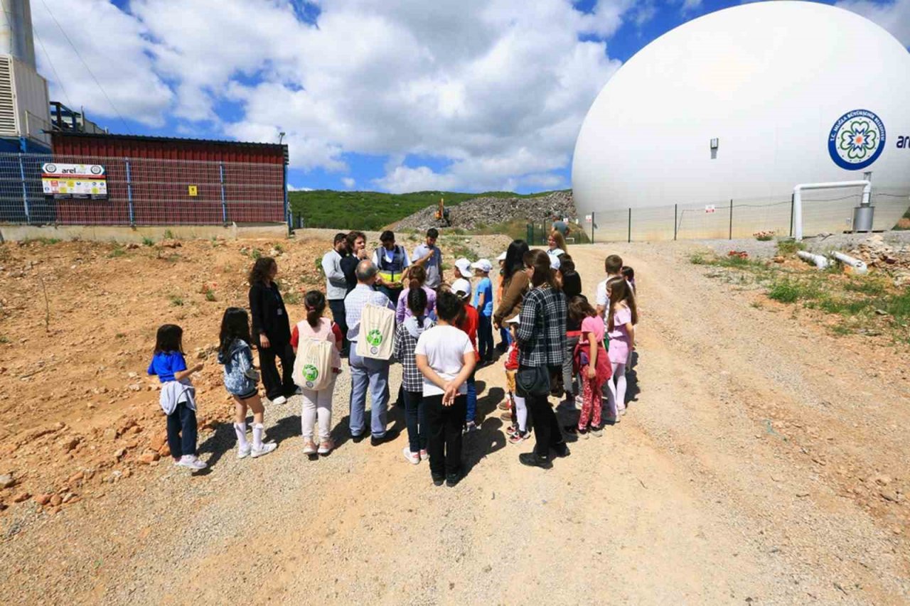 Öğrenciler çöpün serüvenini yerinde gördü