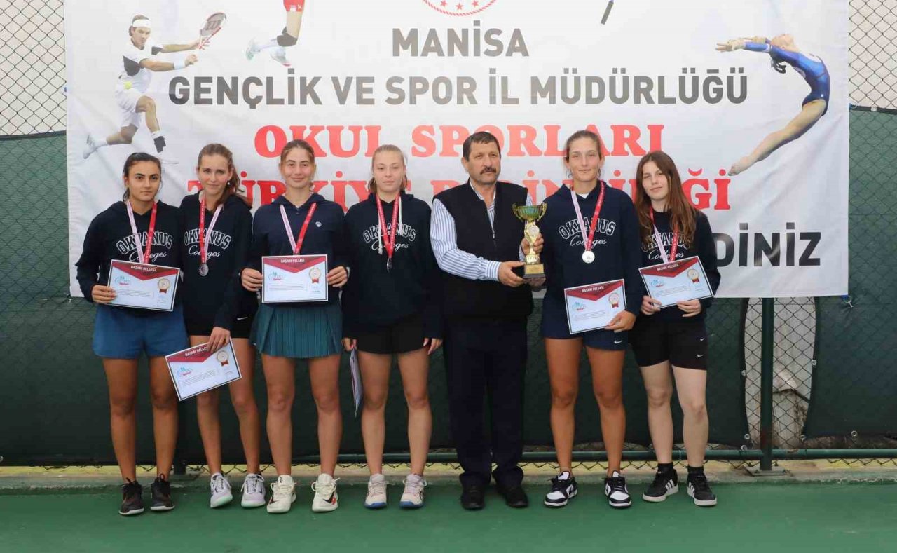 Manisa’da yapılan Okul Sporları Tenis Türkiye Şampiyonası sona erdi