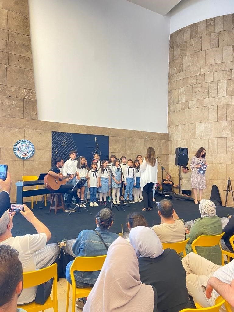 Forum Trabzon’da yıl sonu korusu sergilendi