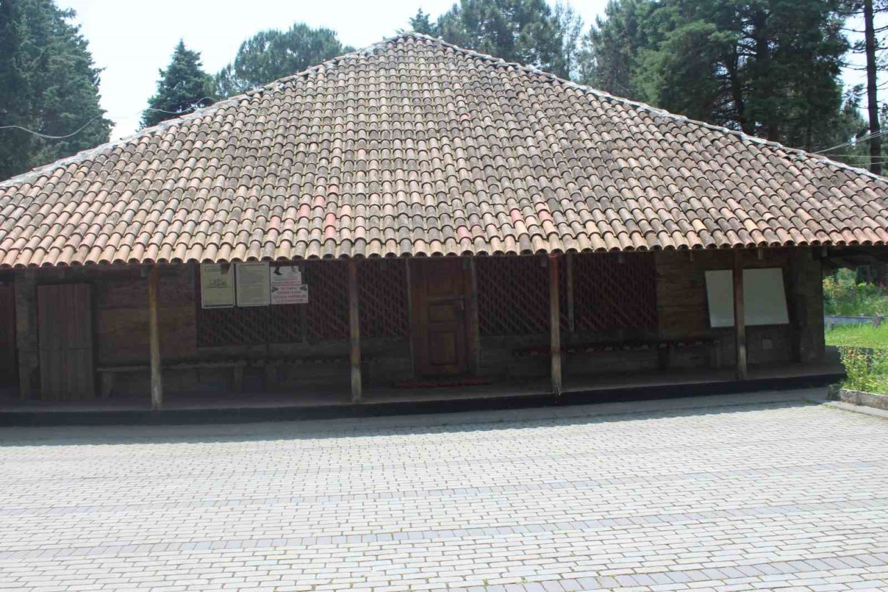 Öğrencilerden 8 asırlık gezi