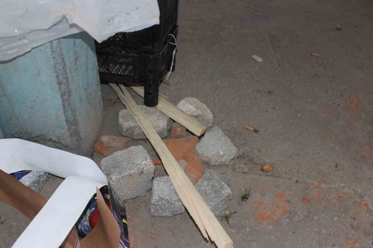 Edirne’de pazarda taşlı sopalı kavga: 2 yaralı