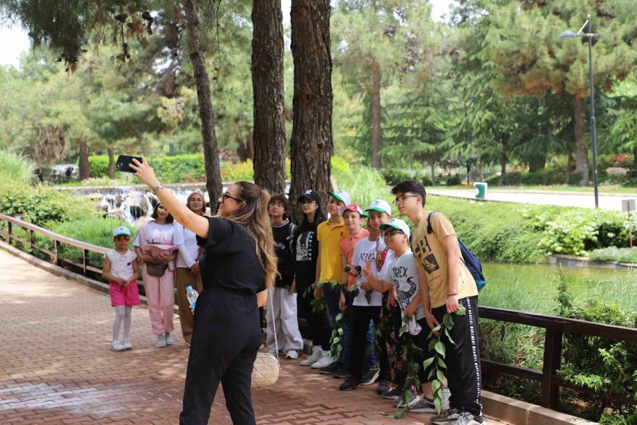 Öğrenciler, doğayı resmetti