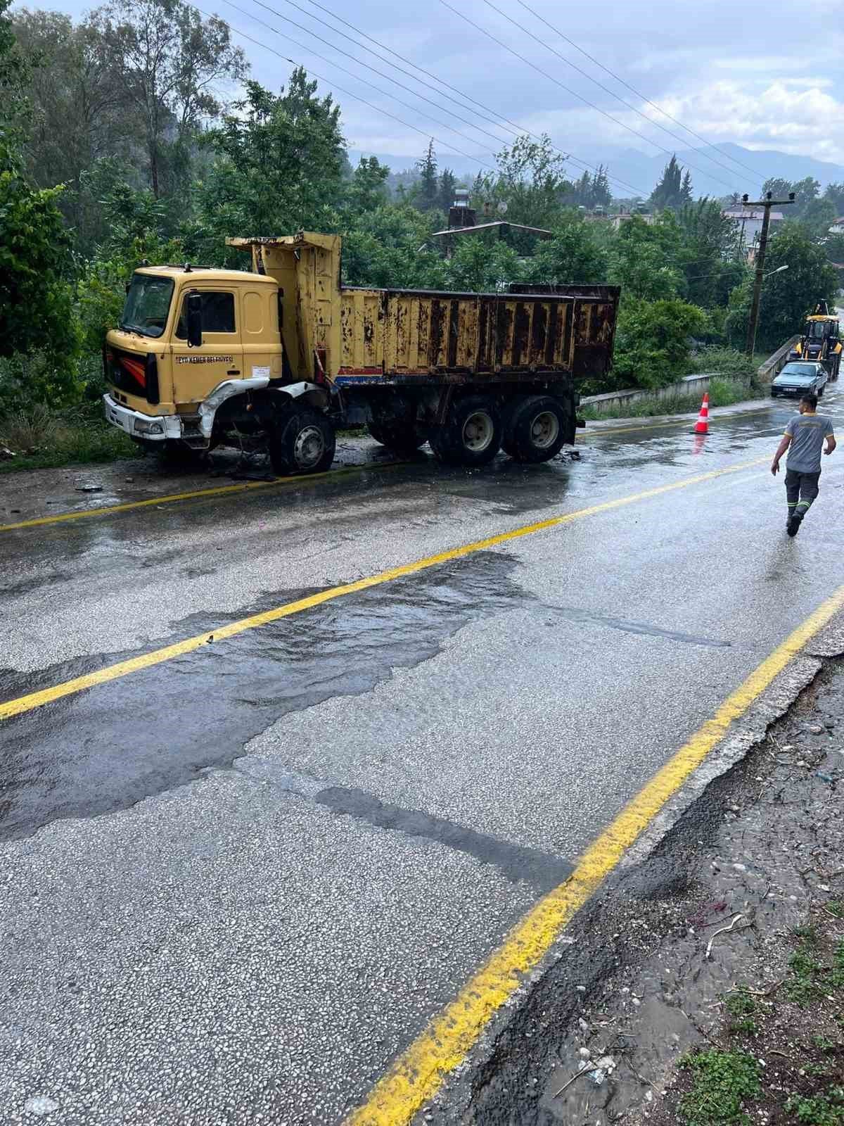 Seydikemer’de trafik kazasında 2 kişi yaralandı