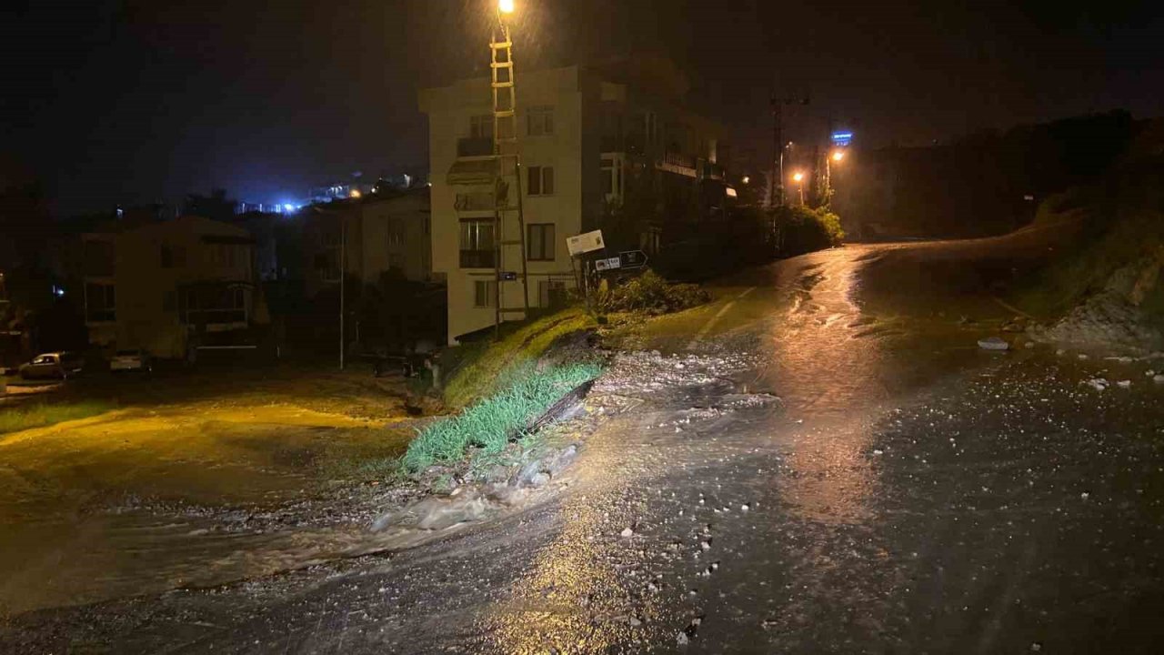 Sinop’ta sağanak yağış, heyelanlara neden oldu