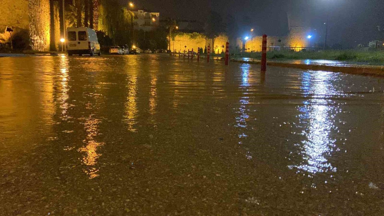 Sinop’ta sağanak yağış, heyelanlara neden oldu