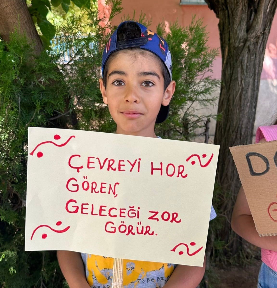 Tunceli’de minik eller çevreyi temizledi