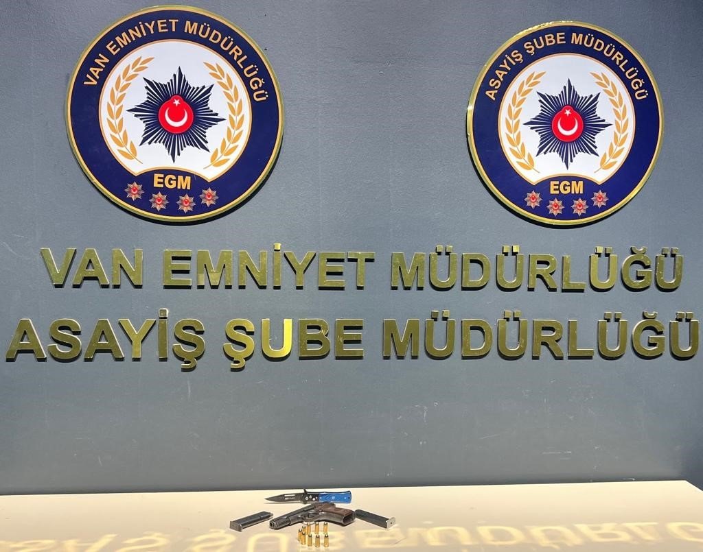 Van’da değişik suçlardan 15 kişi tutuklandı