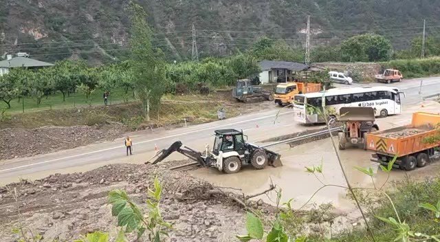 Vali Masatlı: "Amasya’da metrekareye 40 kilo yağış düştü, yağışlar 5 gün daha sürecek”