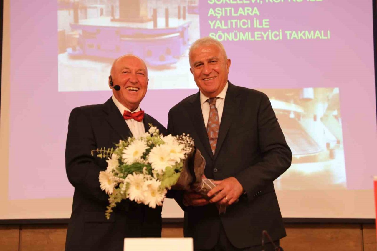 Efeler, depremle bilim ışığında mücadele ediyor