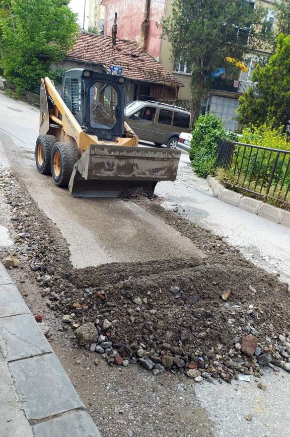 Yenimahalle’de kuvvetli sağanak mesaisi