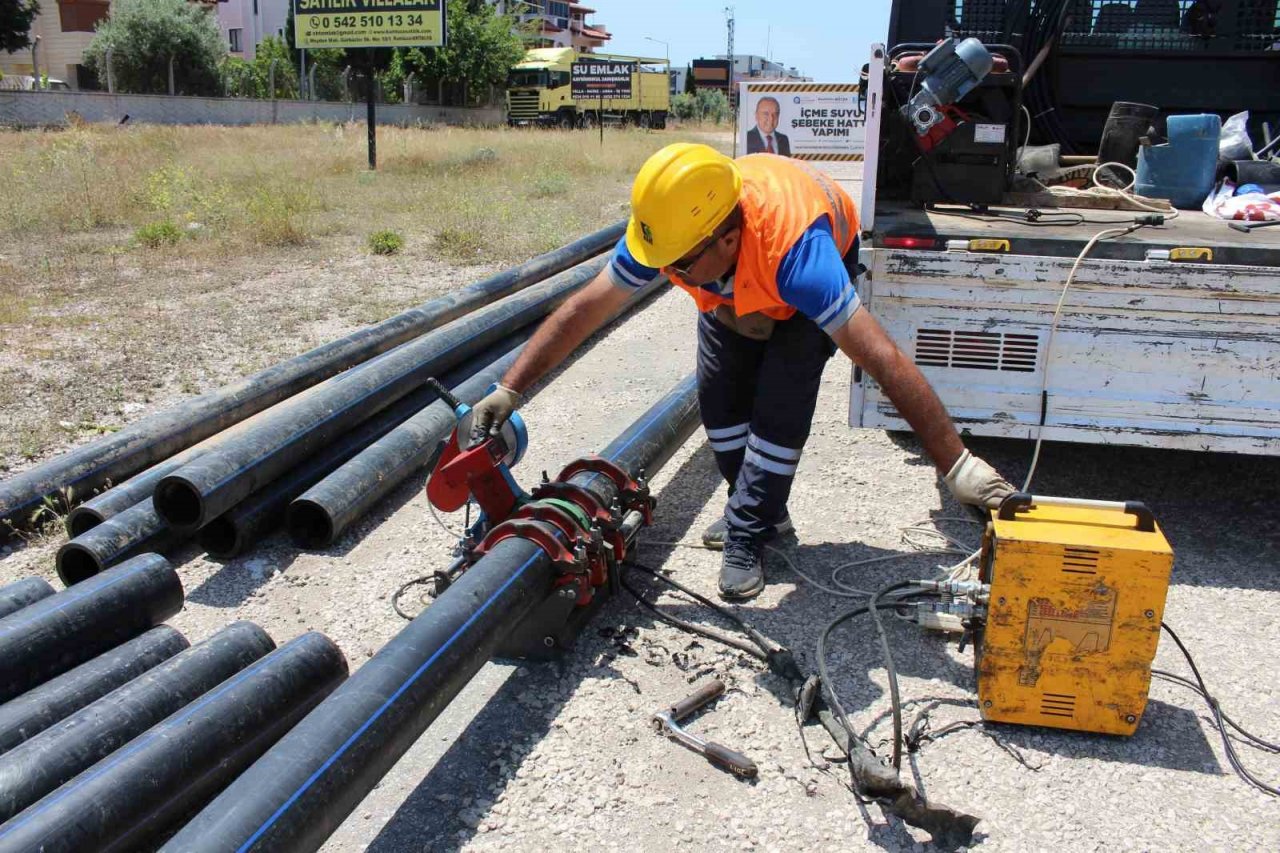 Beykonak ve Mavikent’te şebeke boruları yenileniyor