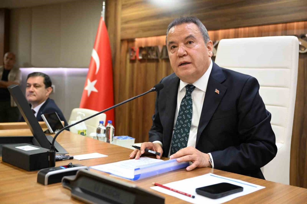 Başkan Böcek: “Belediyeler konaklama vergisinden pay almalı”