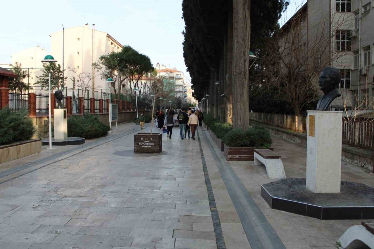 Bu sokak sanat kokuyor