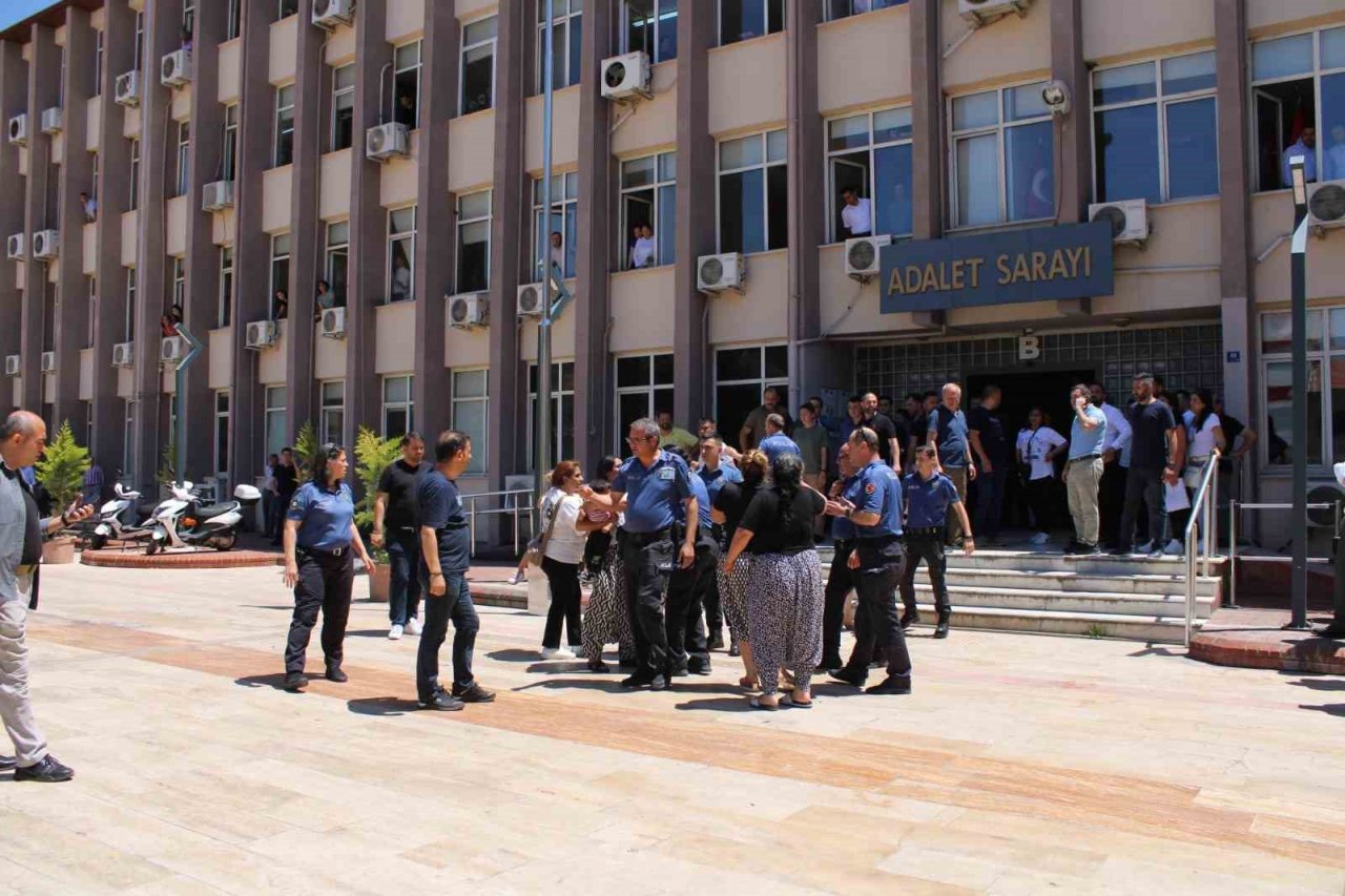 Adliye’de bıçaklı kavga: 1 ağır yaralı