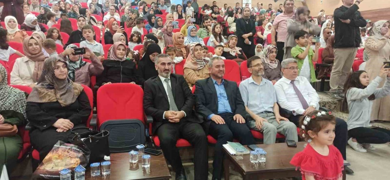 Germencik’te Kur’an Kurslarında mezuniyet sevinci