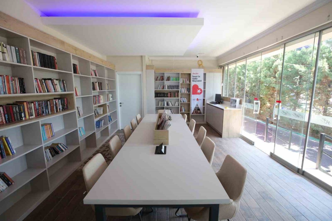 Bayraklı’da kitap kafelerin sayısı artıyor