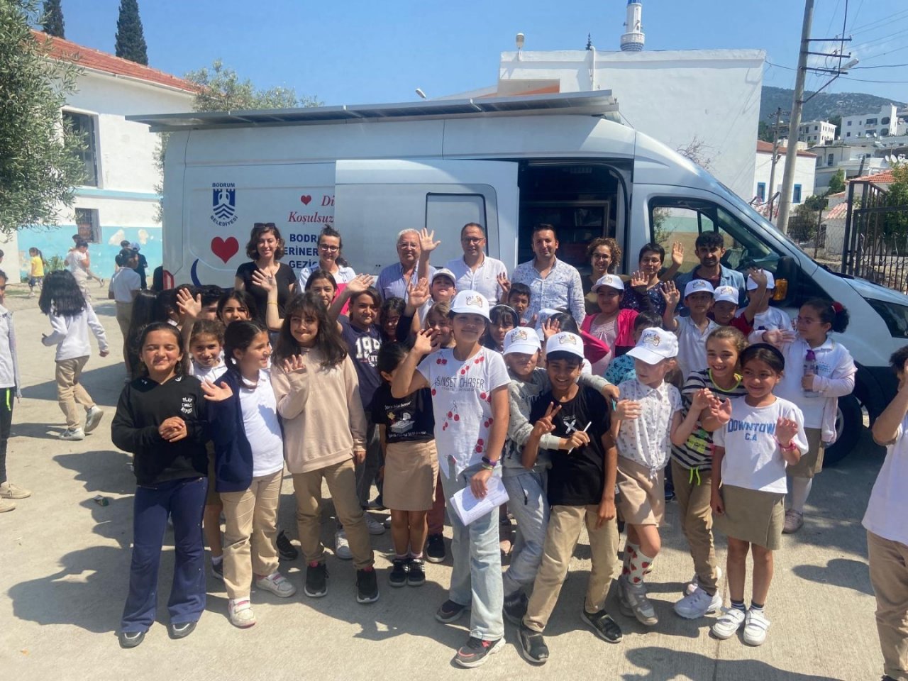 Belediye, sokak hayvanları için çalışmaya devam ediyor