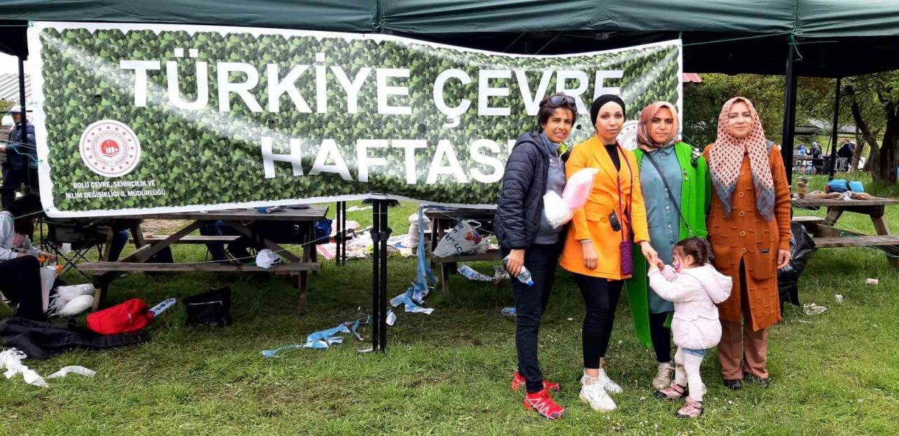 Depremzedeler unutulmadı: Abant Gölü’ne 11 ilin isminin bulunduğu çelenk bırakıldı