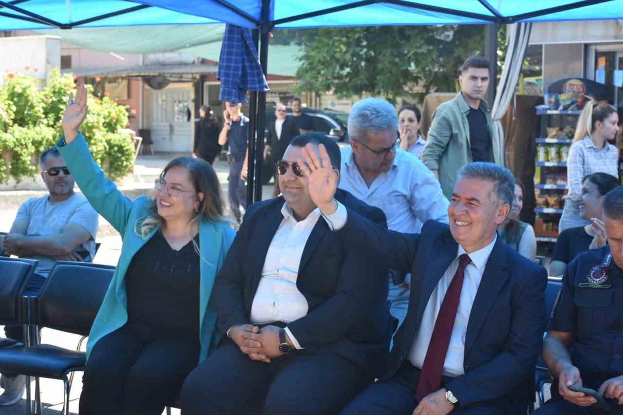 Buharkent’te çocuklar kukla festivalinde eğlendi