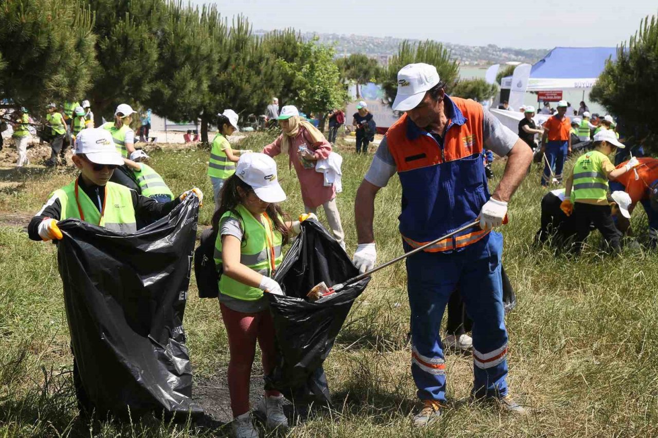 Dünya Çevre Günü’nde tonlarca atık toplandı