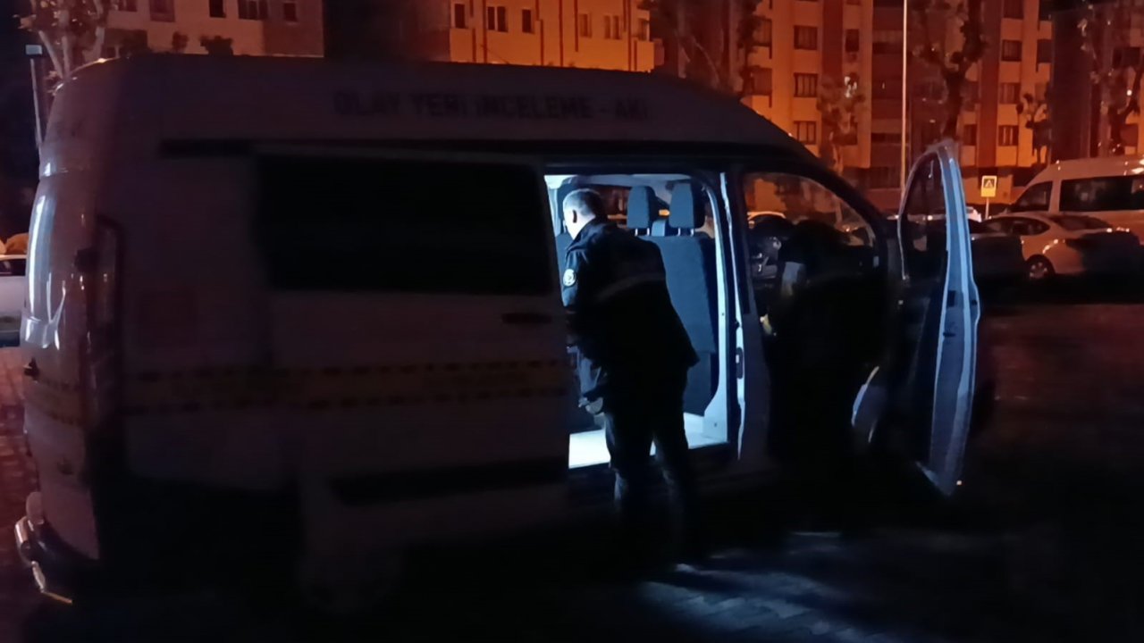 Otomobilin çarptığı kadın hayatını kaybetti