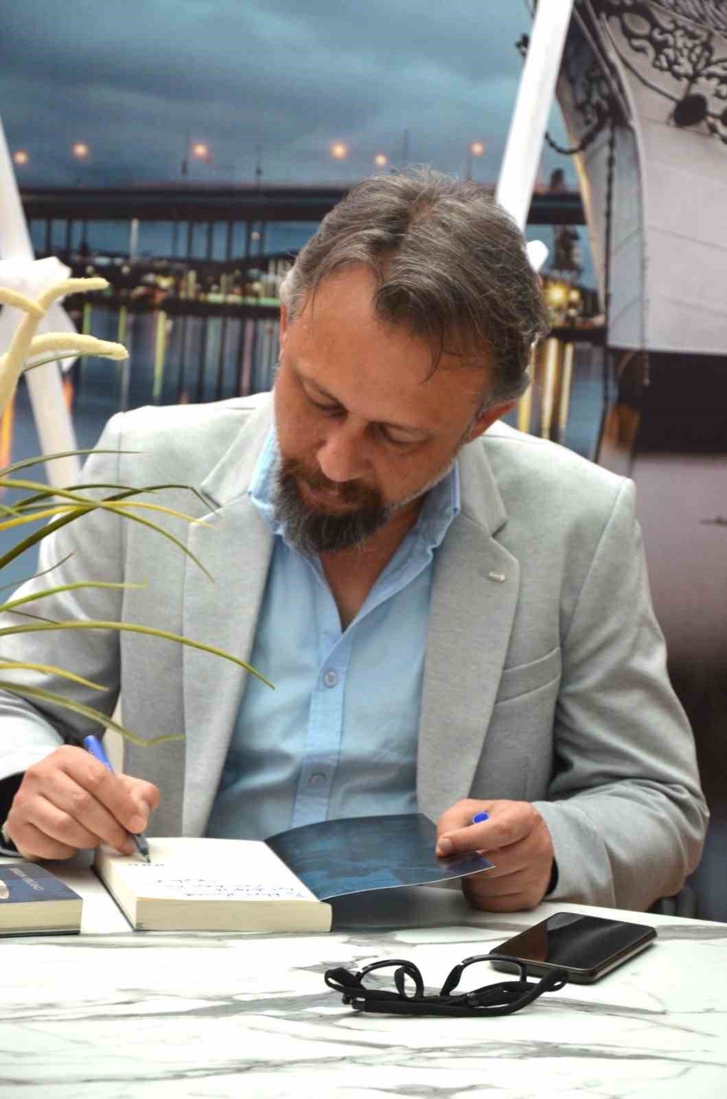 Okurlarıyla buluşan Urgancı, serinin devam edeceğini müjdeledi